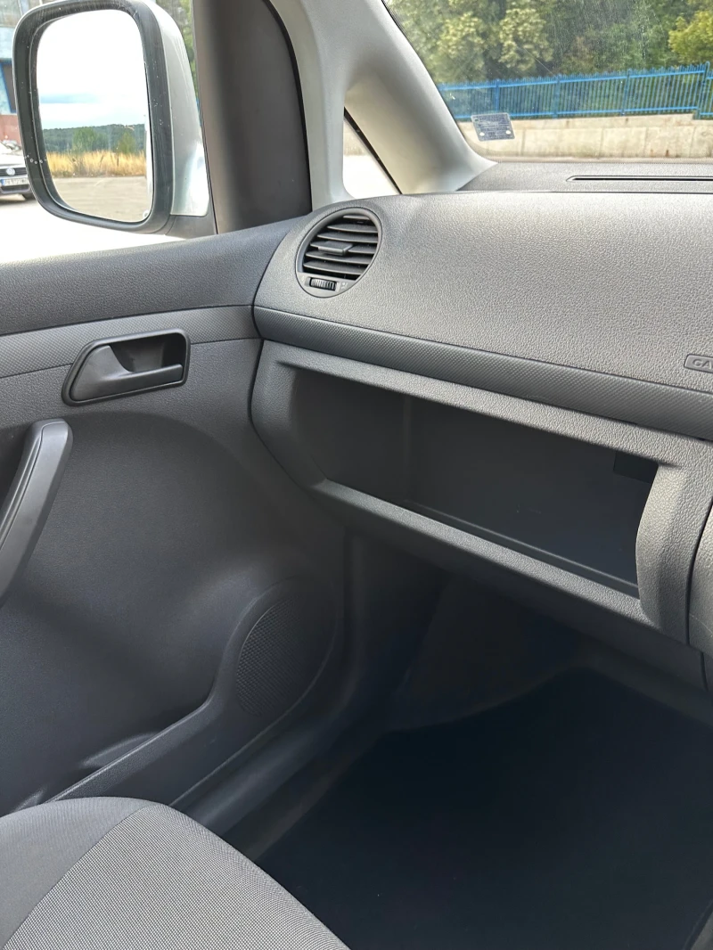 VW Caddy, снимка 10 - Автомобили и джипове - 51286242