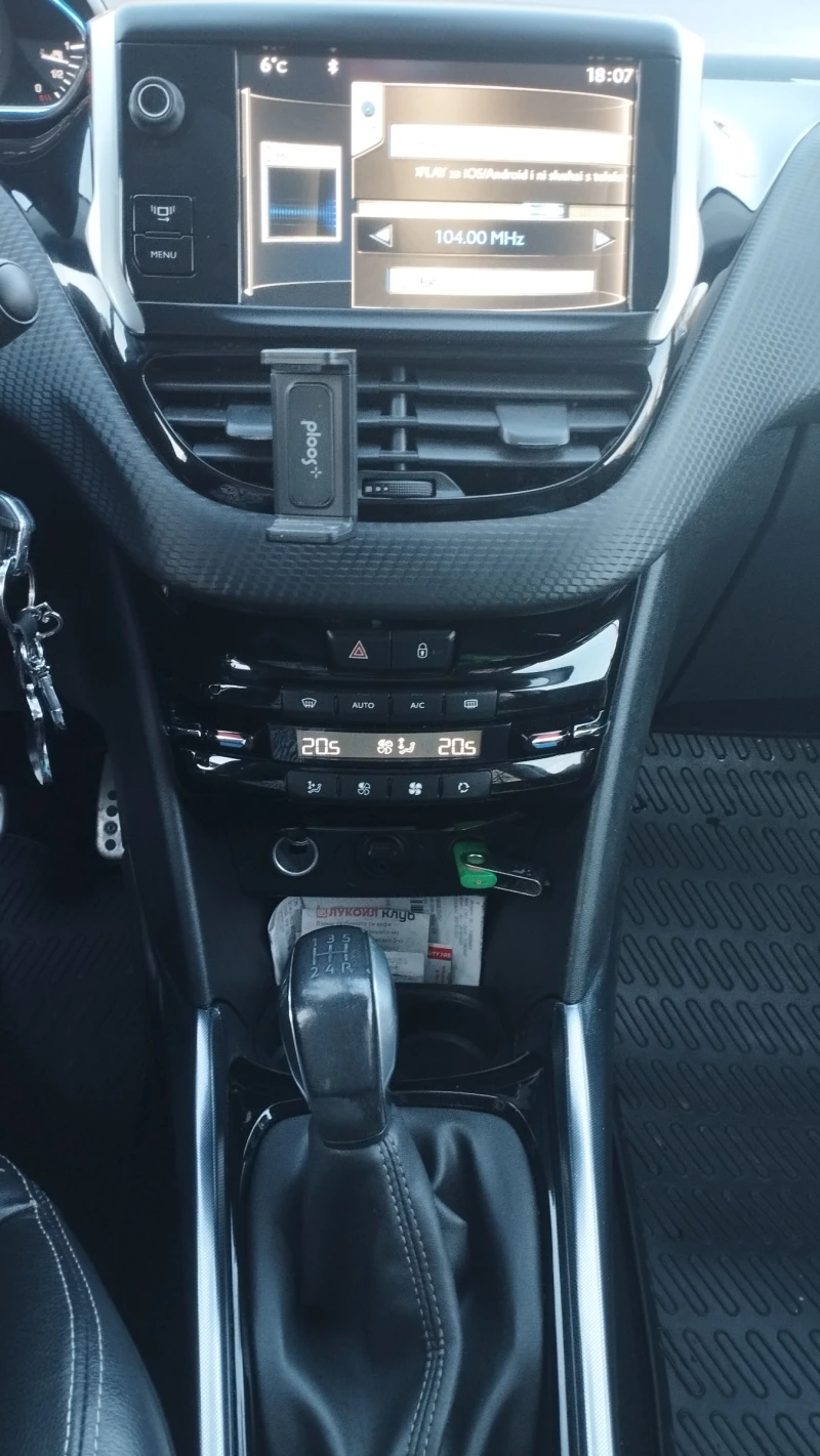 Peugeot 2008 1.6 Газ/Бензин, снимка 9 - Автомобили и джипове - 52583173