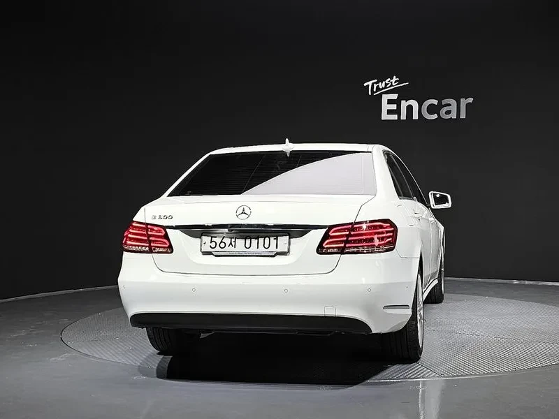 Mercedes-Benz E 300 Elegance - САМО 30% АВАНС, снимка 8 - Автомобили и джипове - 56002489