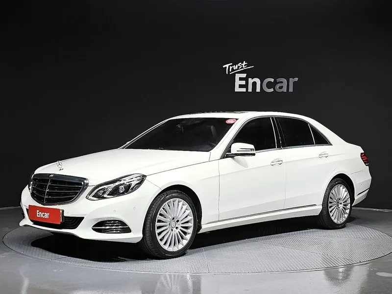 Mercedes-Benz E 300 Elegance - САМО 30% АВАНС