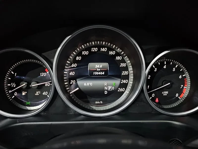 Mercedes-Benz E 300 Elegance - САМО 30% АВАНС, снимка 15 - Автомобили и джипове - 56002489
