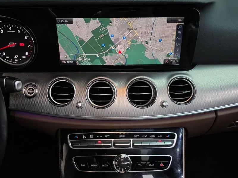 Mercedes-Benz E 300 САМО 30% АВАНС, снимка 14 - Автомобили и джипове - 56266481