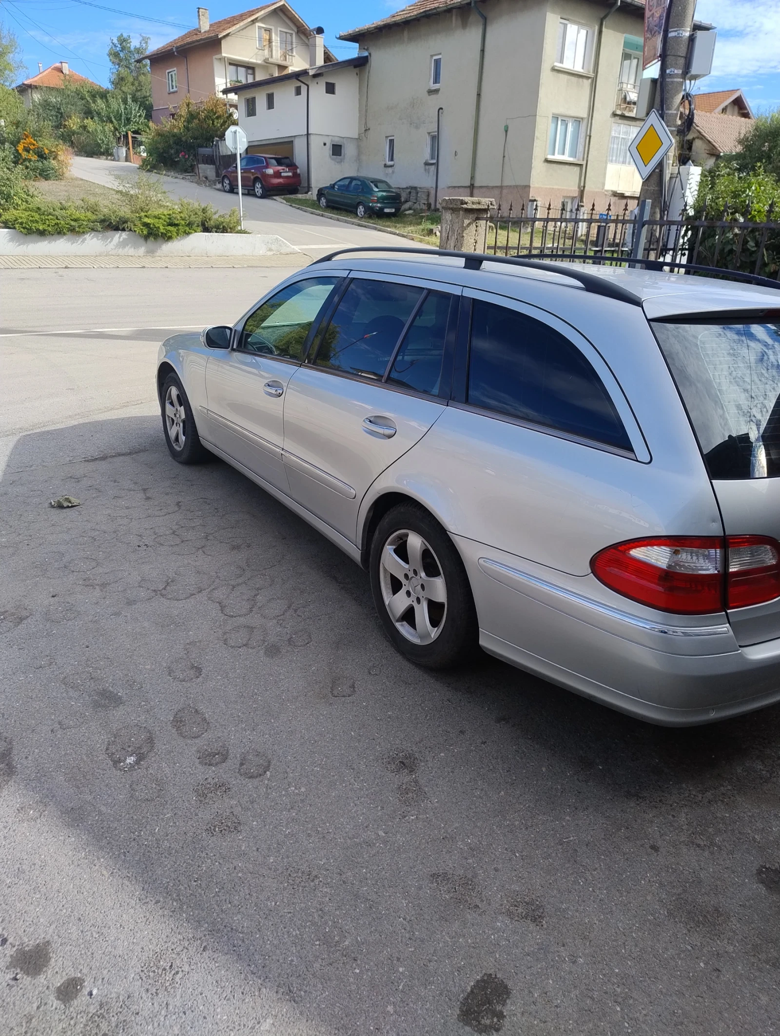 Mercedes-Benz E 320  - изображение 8