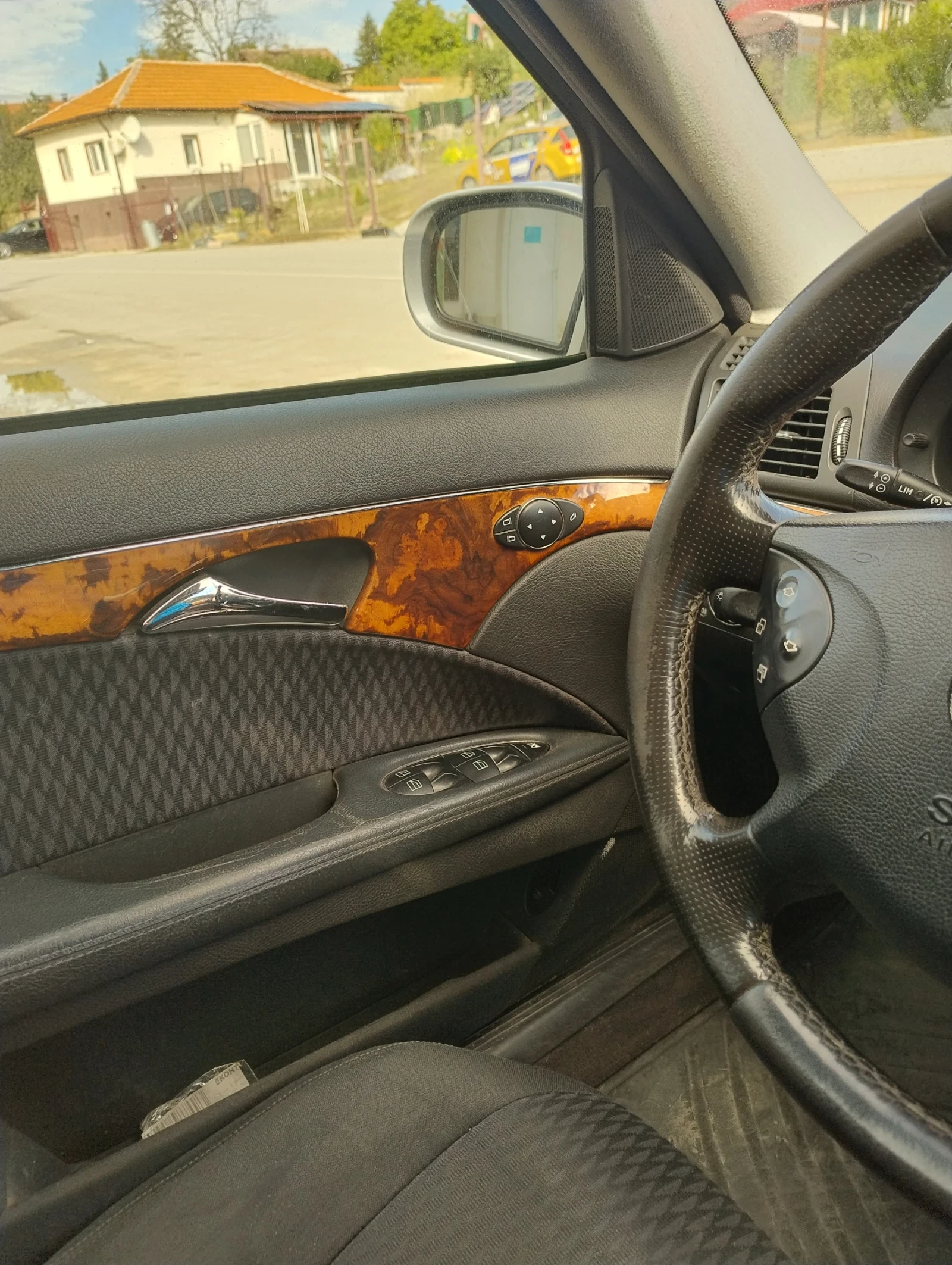 Mercedes-Benz E 320  - изображение 7