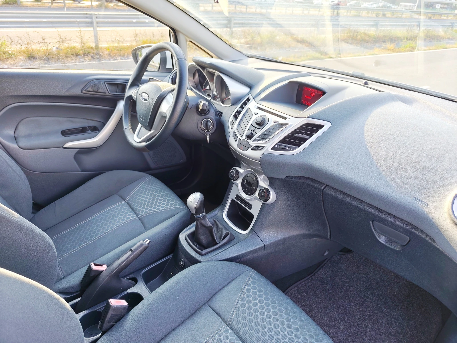 Ford Fiesta 1.4i GAZ 97ks - изображение 7