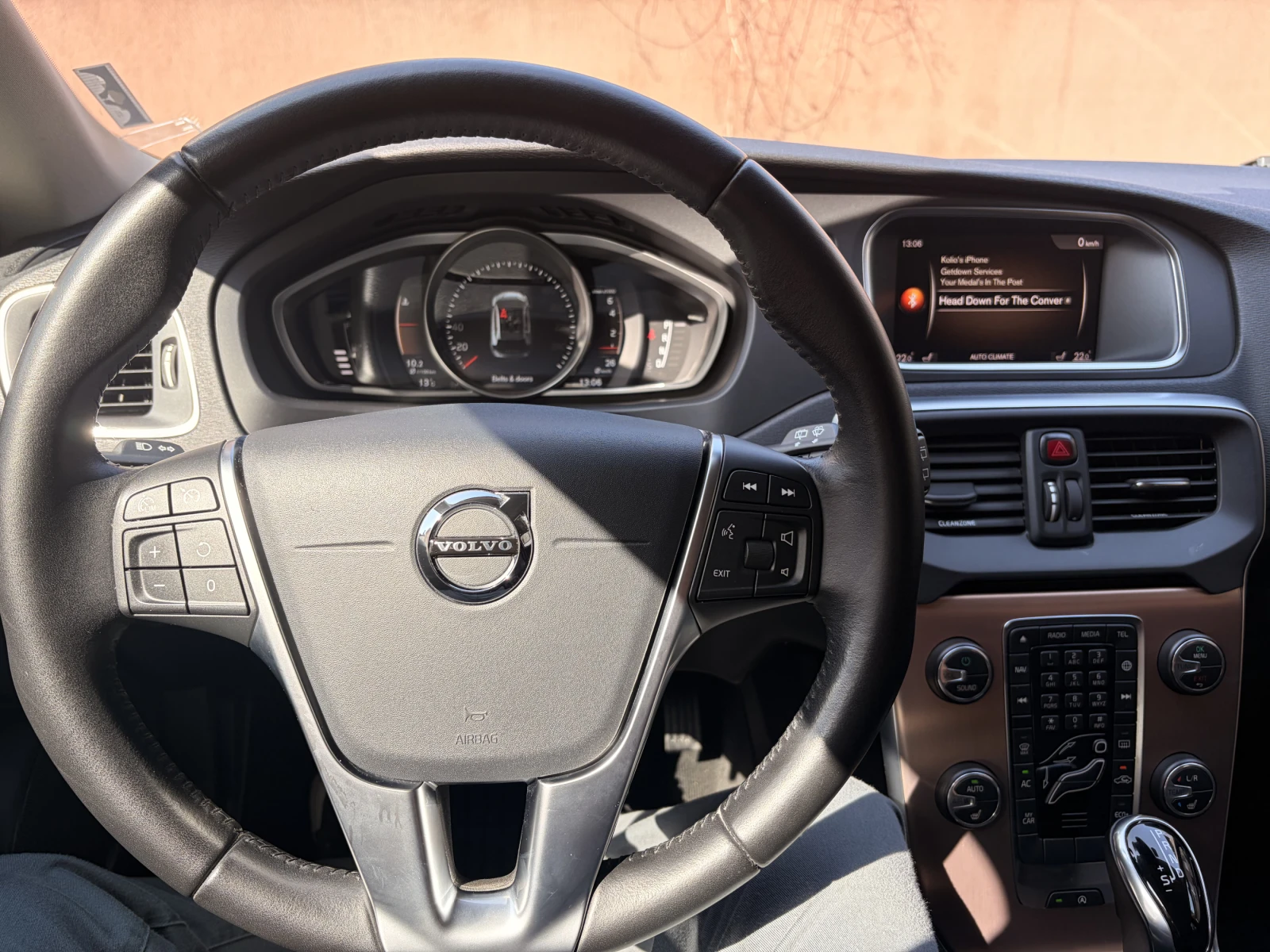 Volvo V40 Cross Country T3, снимка 10 - Автомобили и джипове - 53708079