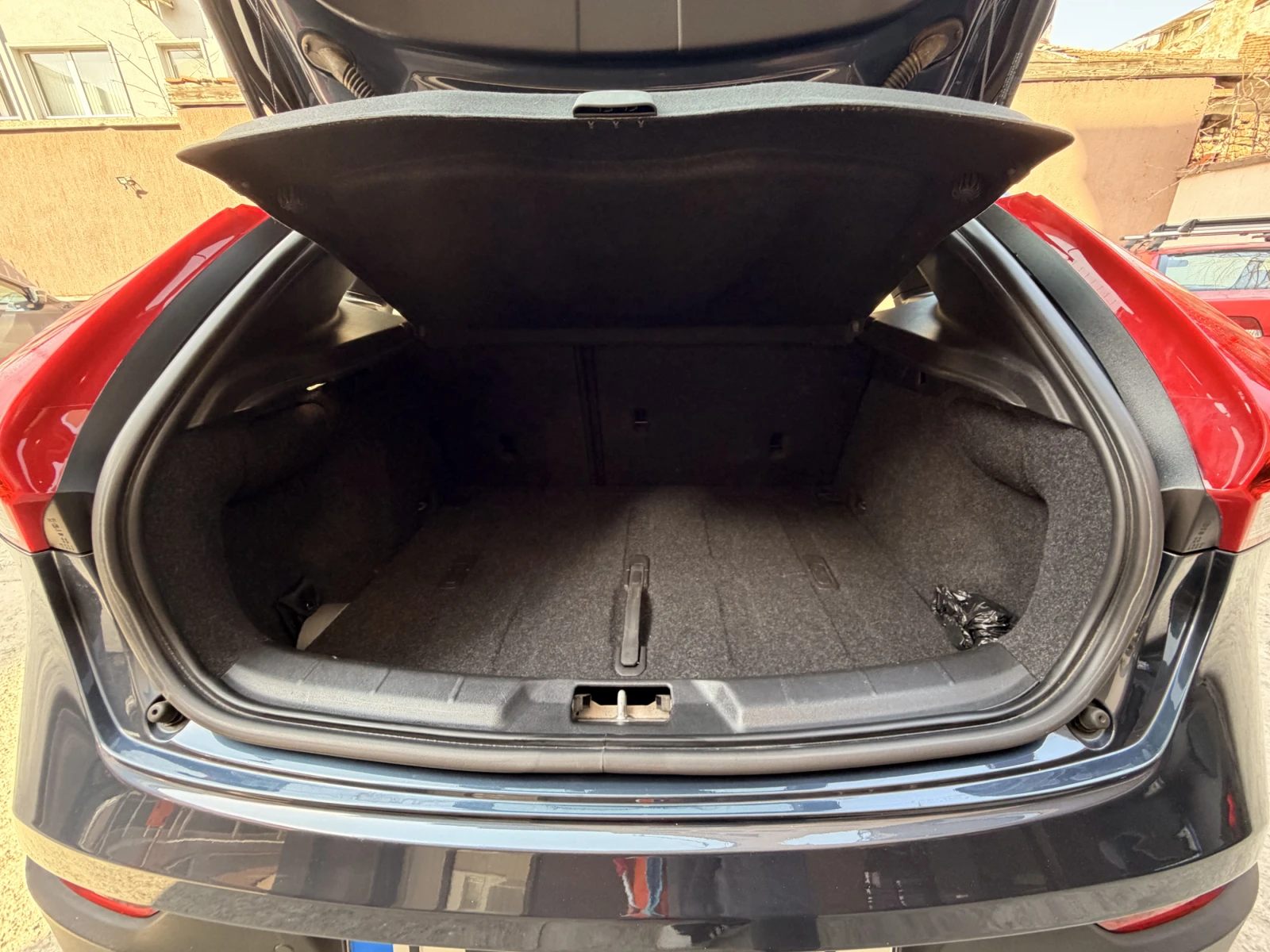 Volvo V40 Cross Country T3, снимка 11 - Автомобили и джипове - 53708079