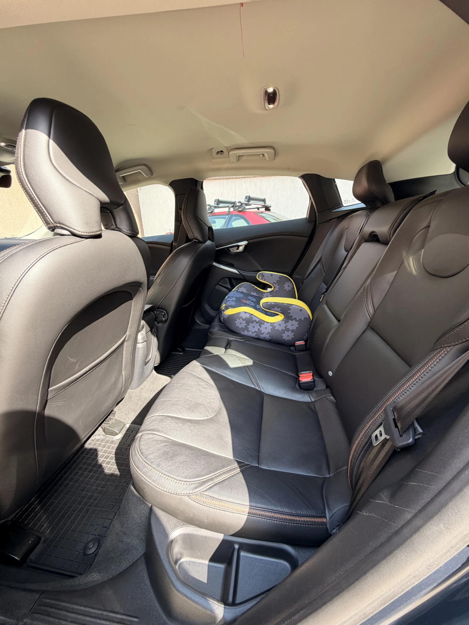 Volvo V40 Cross Country T3, снимка 8 - Автомобили и джипове - 53708079