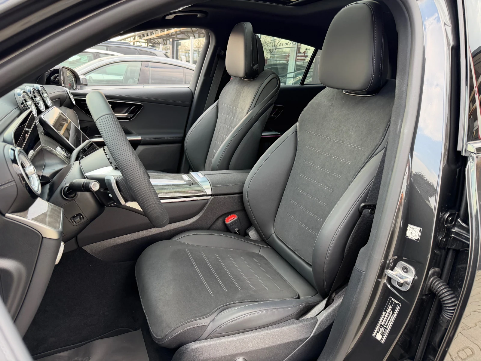 Mercedes-Benz GLC 200 AMG#DESIGNO#PANORAMA#DISTR#360* CAM#НОВ!!! - изображение 10