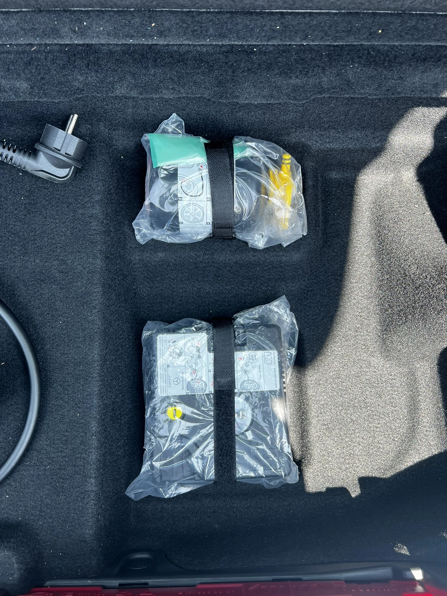 Mercedes-Benz E 300 E300de Exclusive EQ Power 9G-TRONIC, снимка 15 - Автомобили и джипове - 53856739