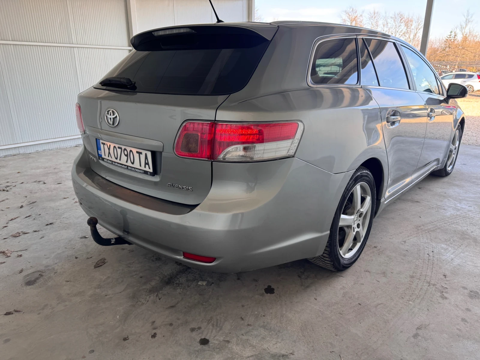 Toyota Avensis 2.0-D4D-NAVI+ KAMERA, снимка 5 - Автомобили и джипове - 53878739