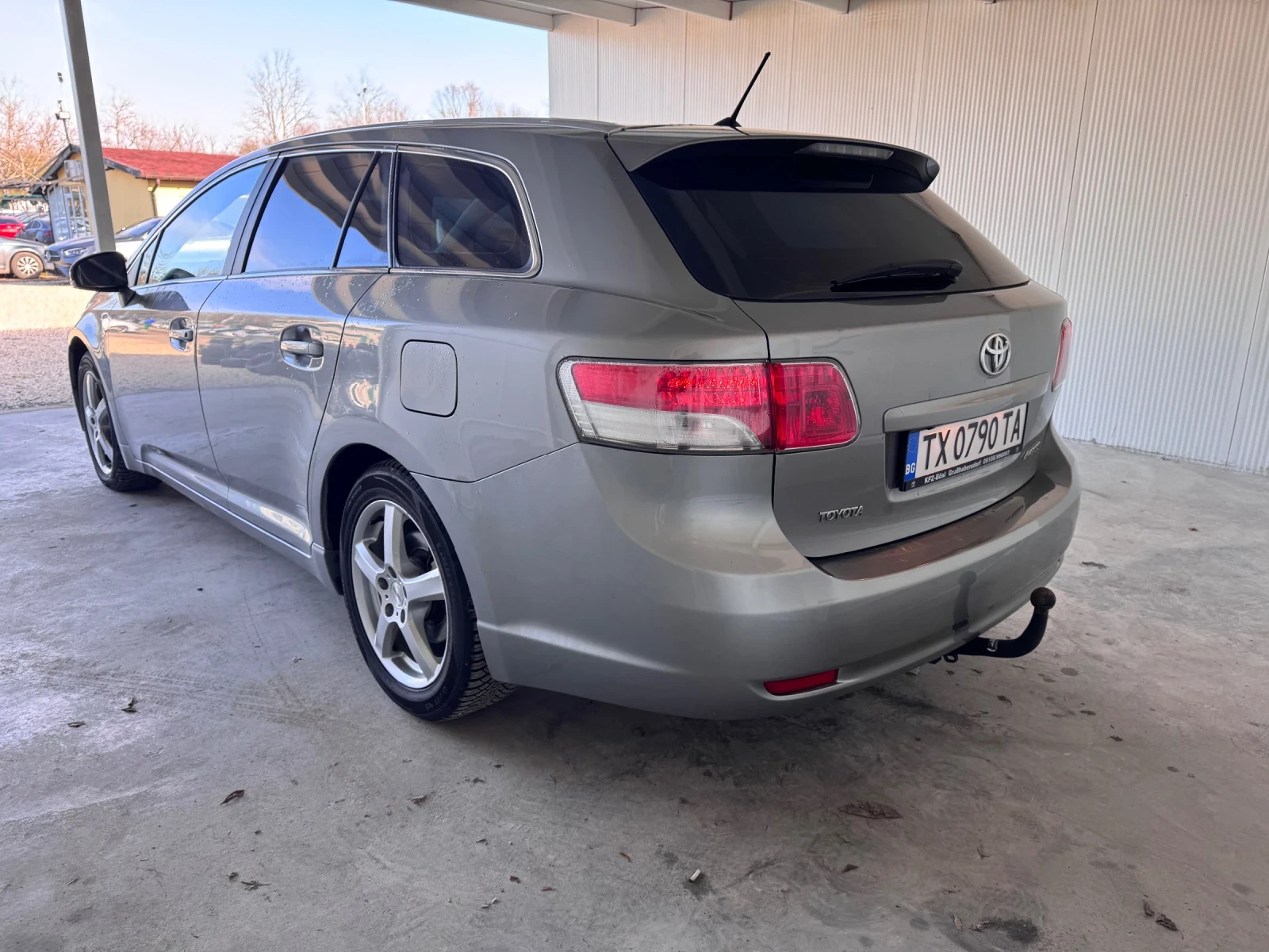 Toyota Avensis 2.0-D4D-NAVI+ KAMERA, снимка 4 - Автомобили и джипове - 53878739