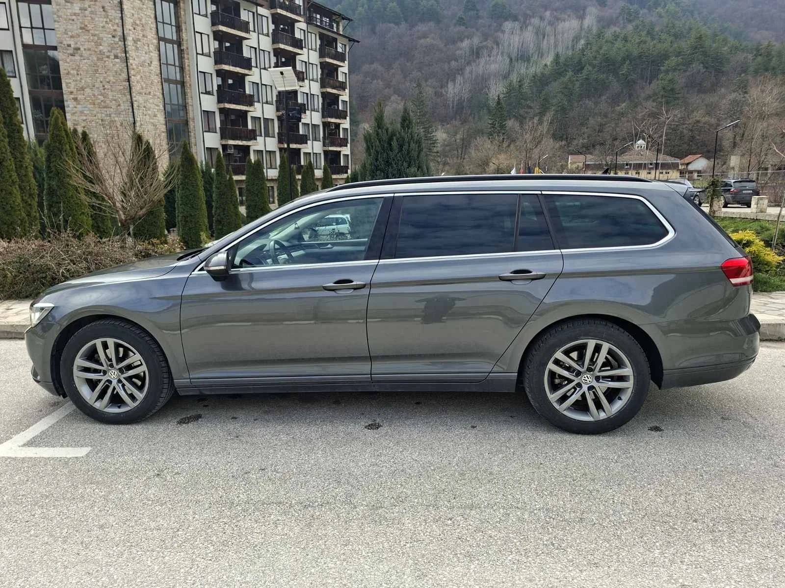 VW Passat R-Line, снимка 2 - Автомобили и джипове - 54045571