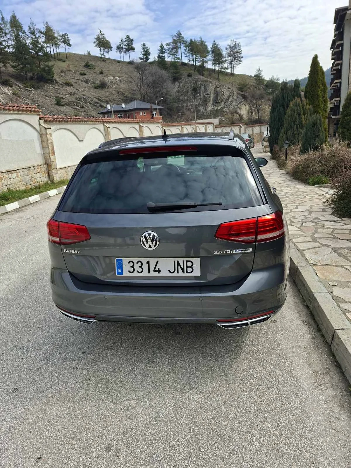 VW Passat R-Line, снимка 3 - Автомобили и джипове - 54045571