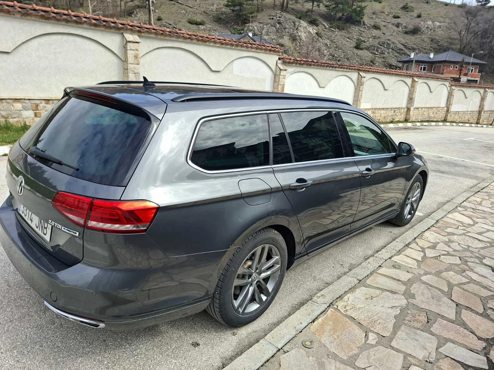 VW Passat R-Line, снимка 4 - Автомобили и джипове - 54045571