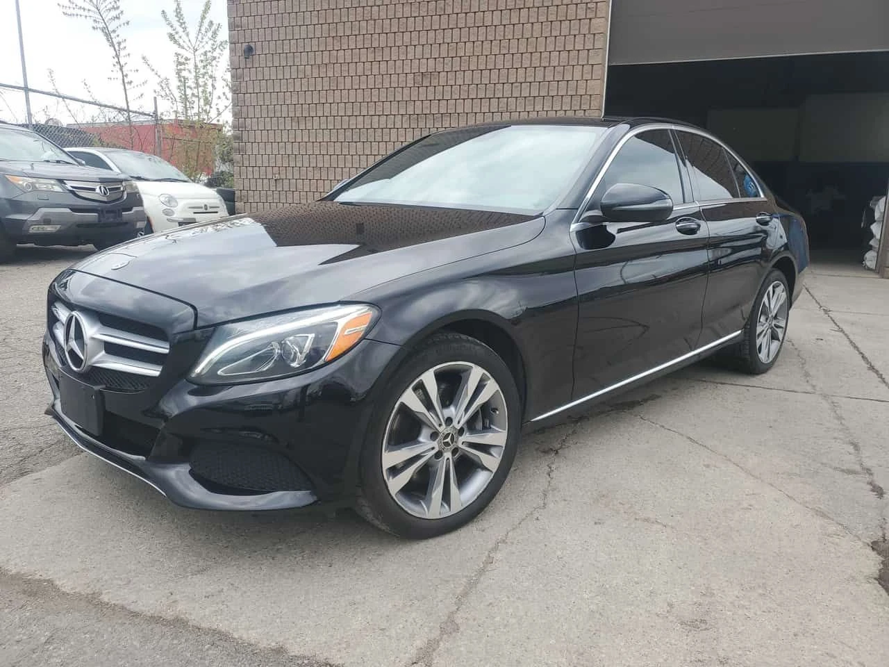 Mercedes-Benz C 300 * 4MATIC Sedan * CARFAX * ЦЕНА ДО БГ