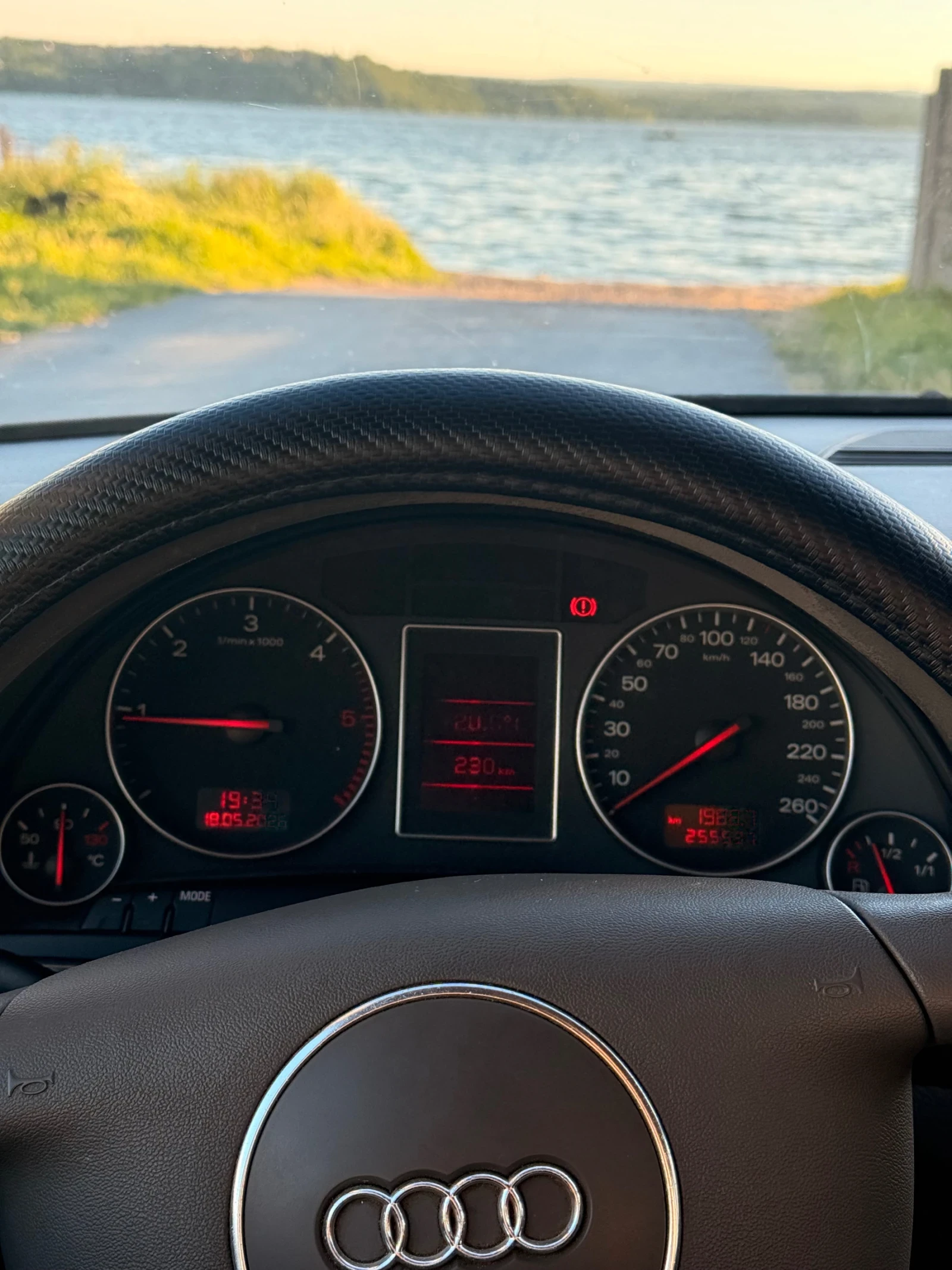 Audi A4 1.9TDI, снимка 6 - Автомобили и джипове - 54610353