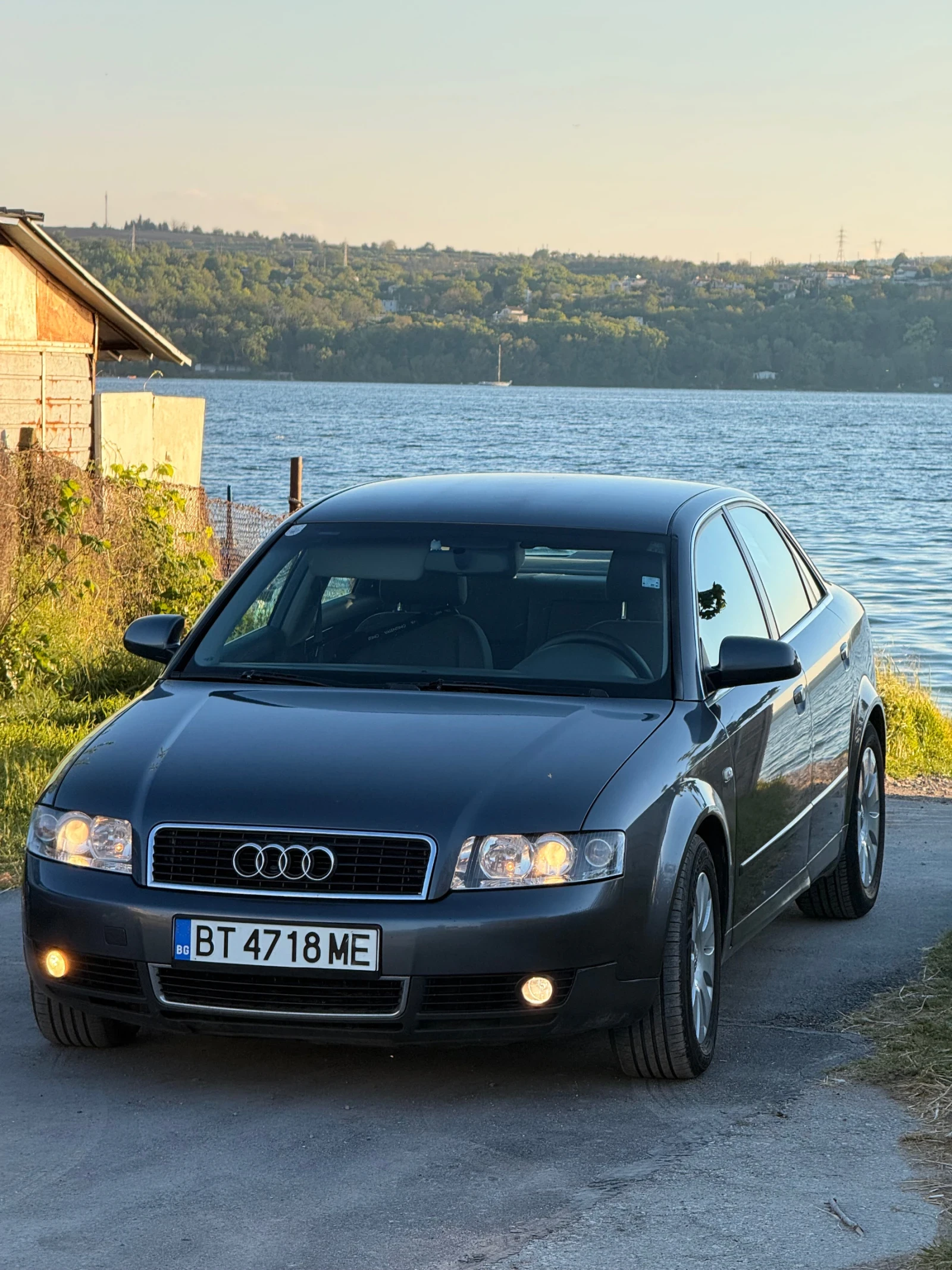 Audi A4 1.9TDI, снимка 3 - Автомобили и джипове - 54610353