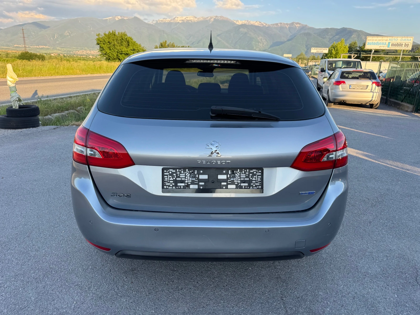 Peugeot 308 1.6Blue HDI, снимка 5 - Автомобили и джипове - 54694452