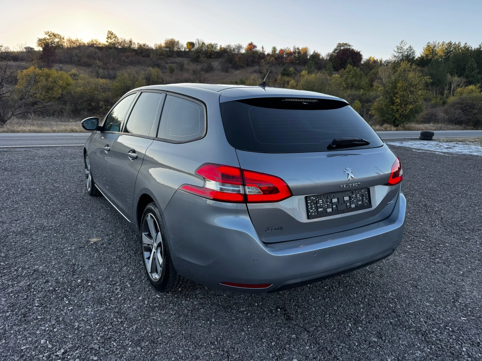 Peugeot 308 1.6Blue HDI, снимка 4 - Автомобили и джипове - 54694452