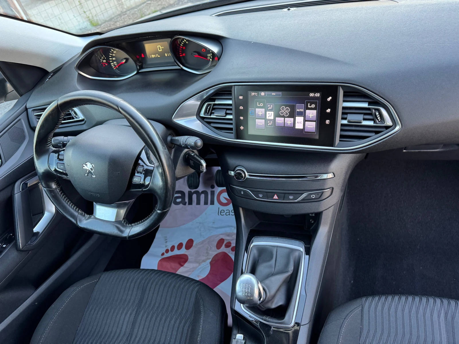 Peugeot 308 1.6Blue HDI, снимка 13 - Автомобили и джипове - 54694452