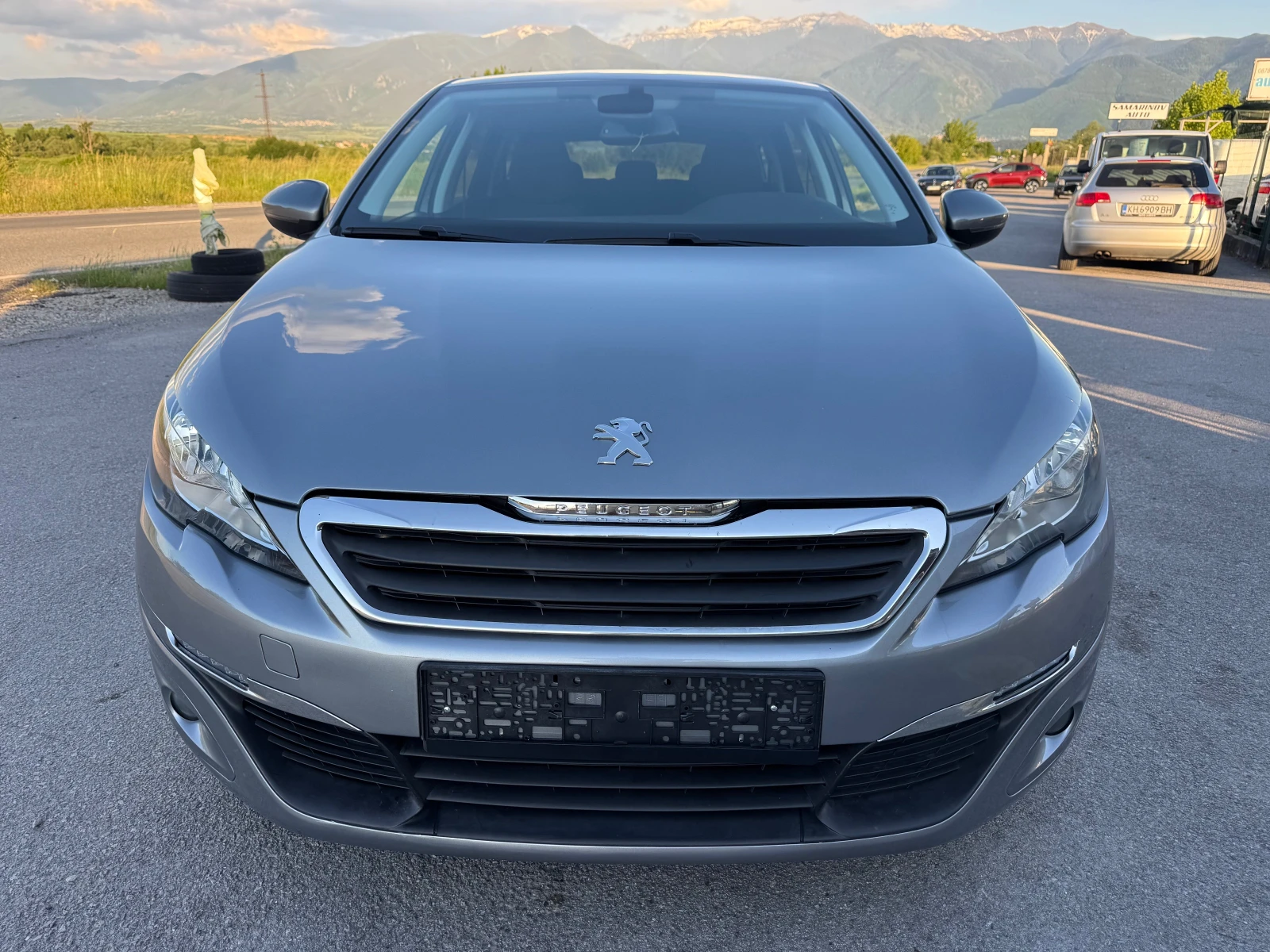 Peugeot 308 1.6Blue HDI, снимка 2 - Автомобили и джипове - 54694452