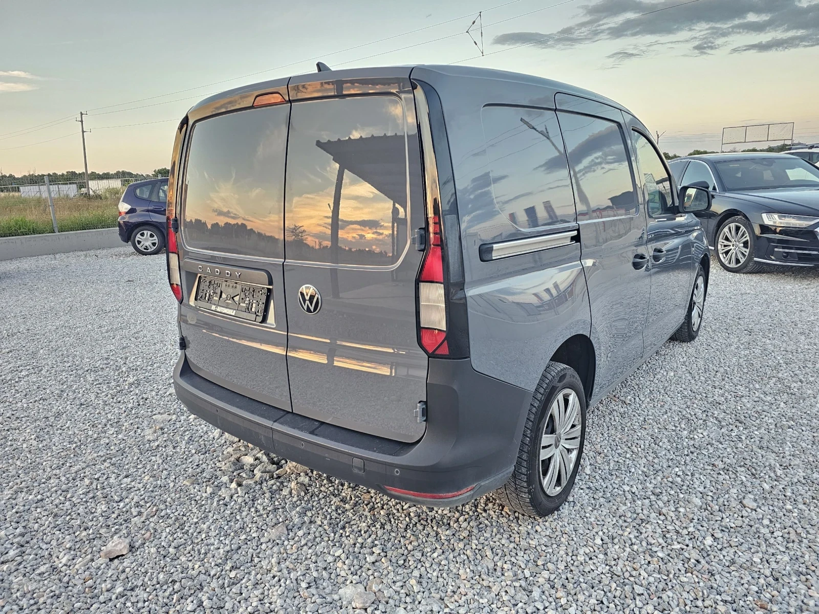 VW Caddy, снимка 6 - Автомобили и джипове - 54811680