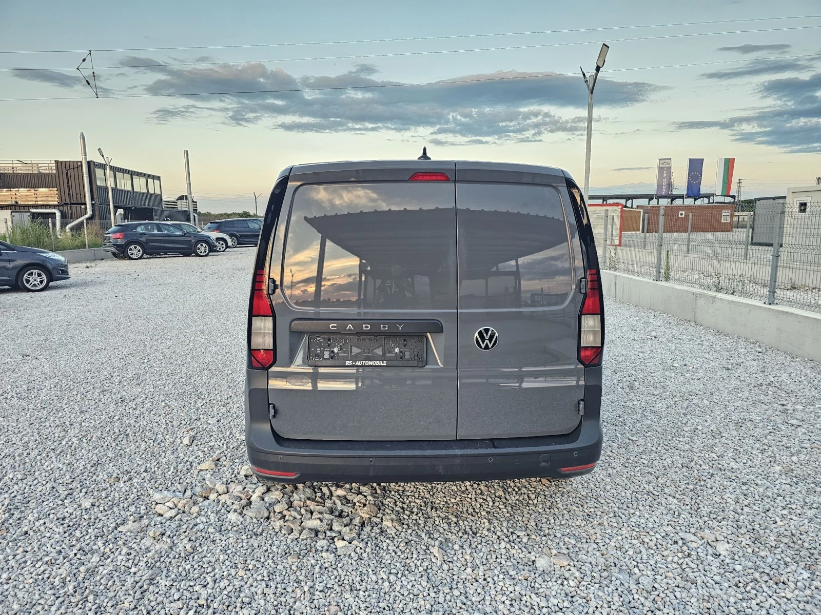 VW Caddy, снимка 5 - Автомобили и джипове - 54811680