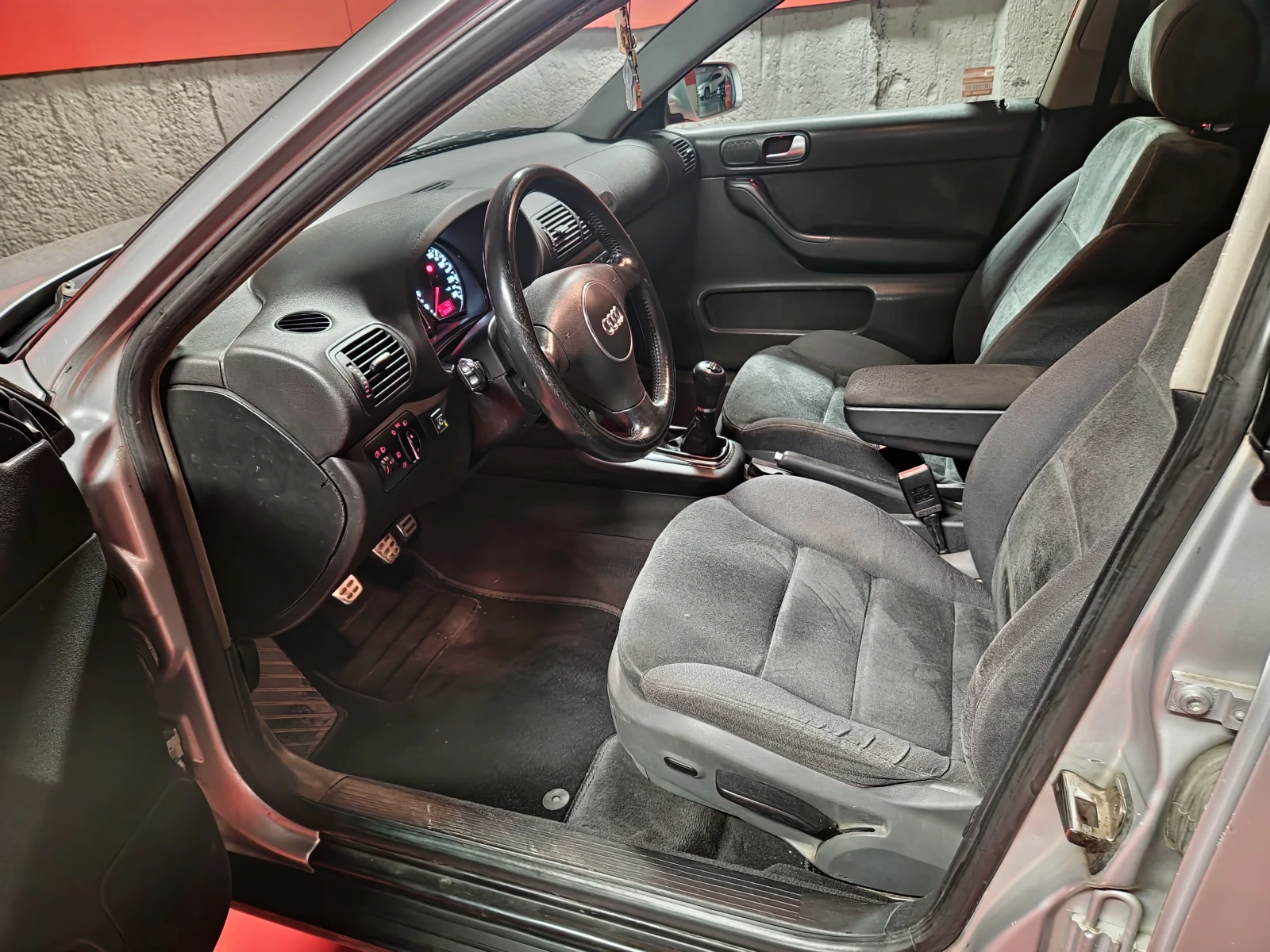 Audi A3 1.8T Quattro, снимка 10 - Автомобили и джипове - 54836725