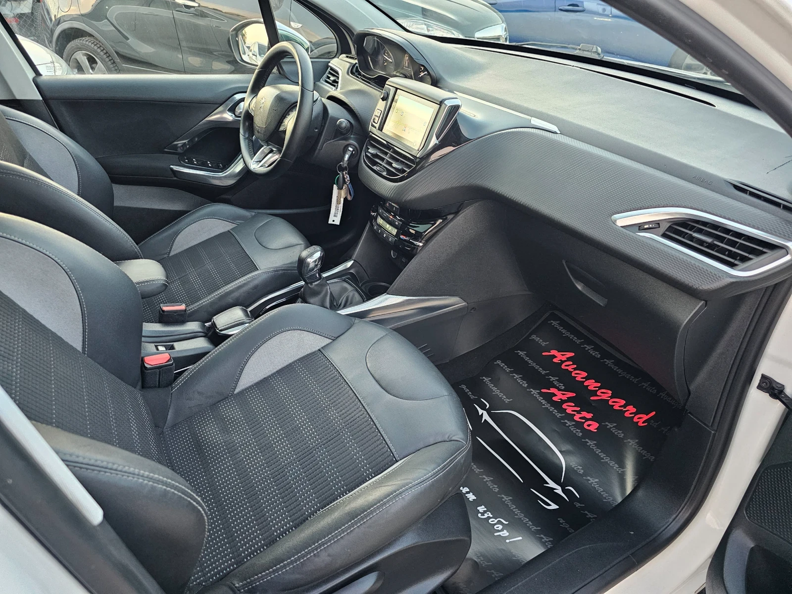 Peugeot 2008 1.6HDI, 92к.с., Allure , снимка 9 - Автомобили и джипове - 55056834