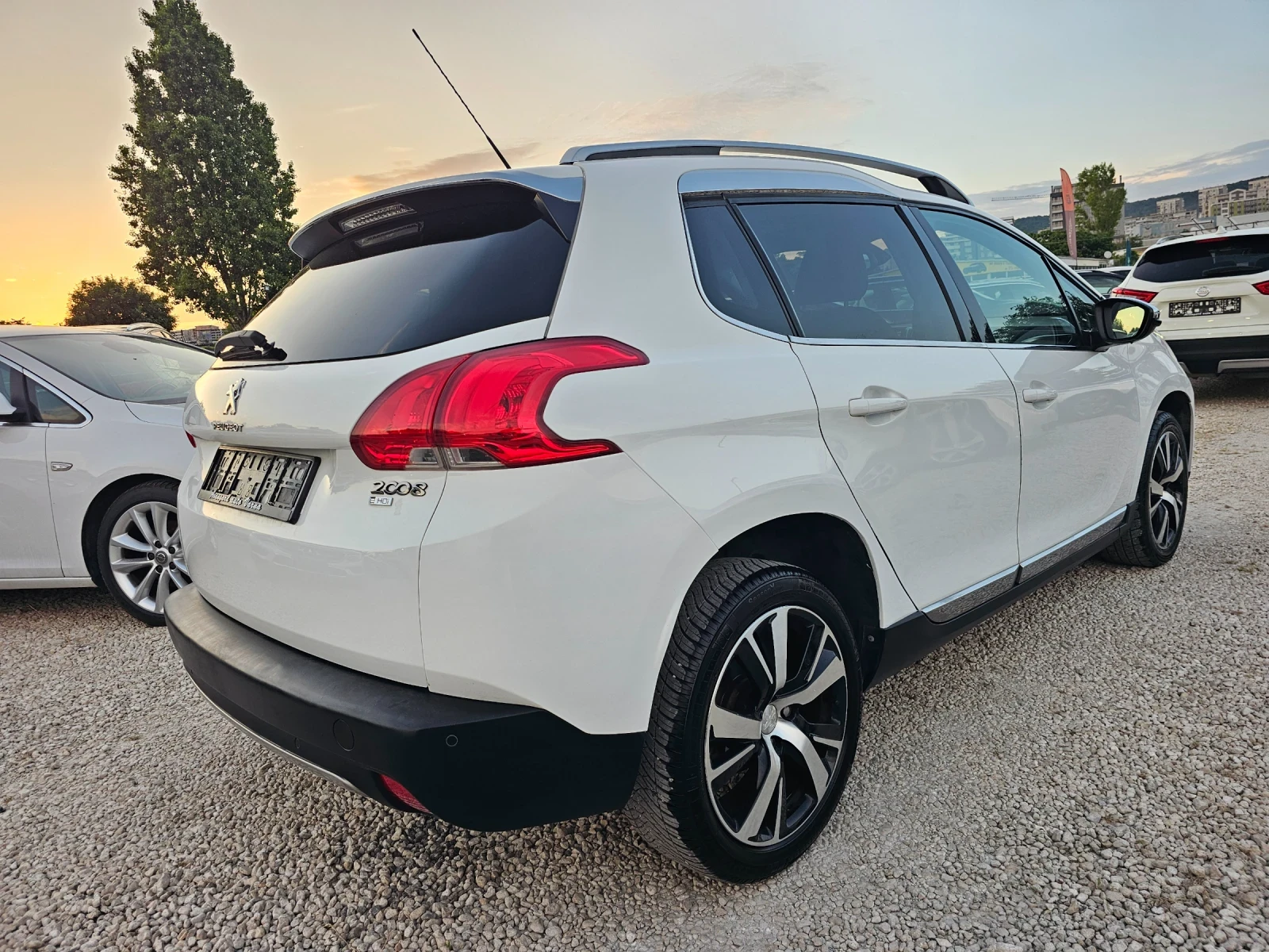 Peugeot 2008 1.6HDI, 92к.с., Allure , снимка 4 - Автомобили и джипове - 55056834