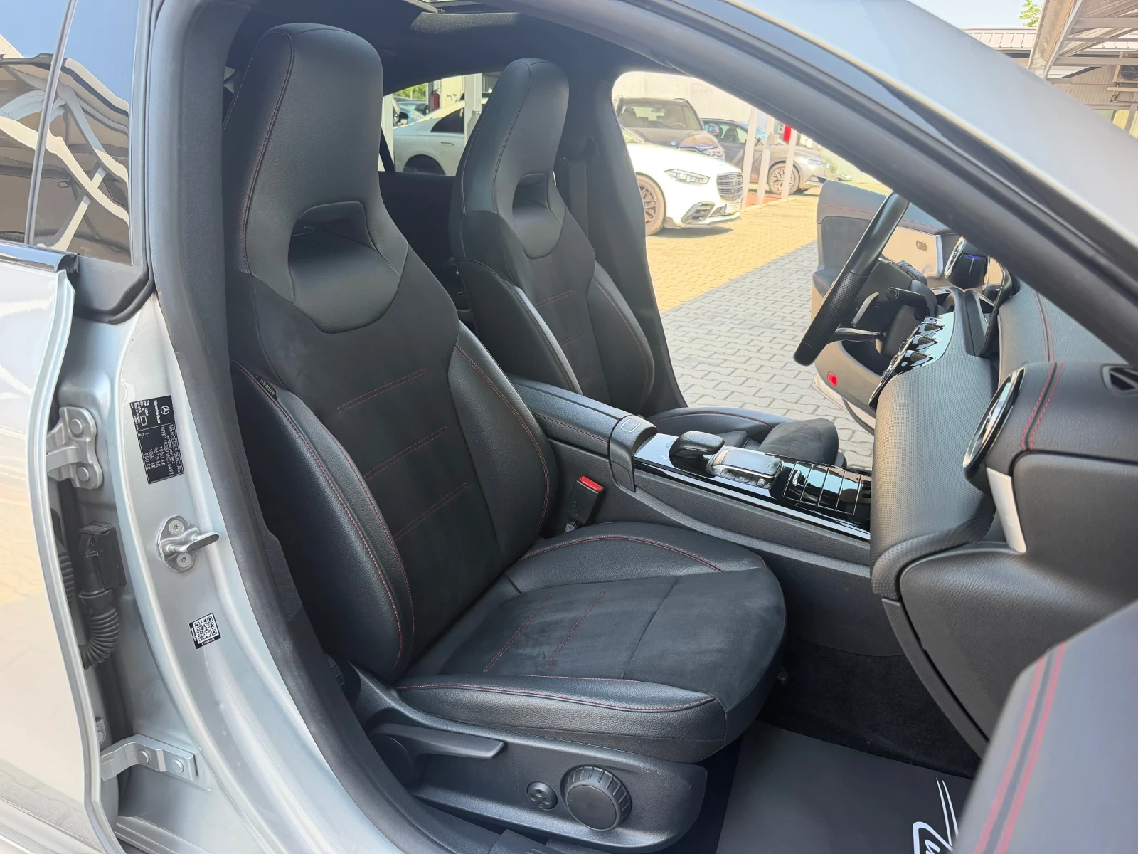 Mercedes-Benz CLA 220 200#AMG#PANORAMA#DIGITAL#AMBIENT#MULTIBEAM#2022г, снимка 11 - Автомобили и джипове - 55140330