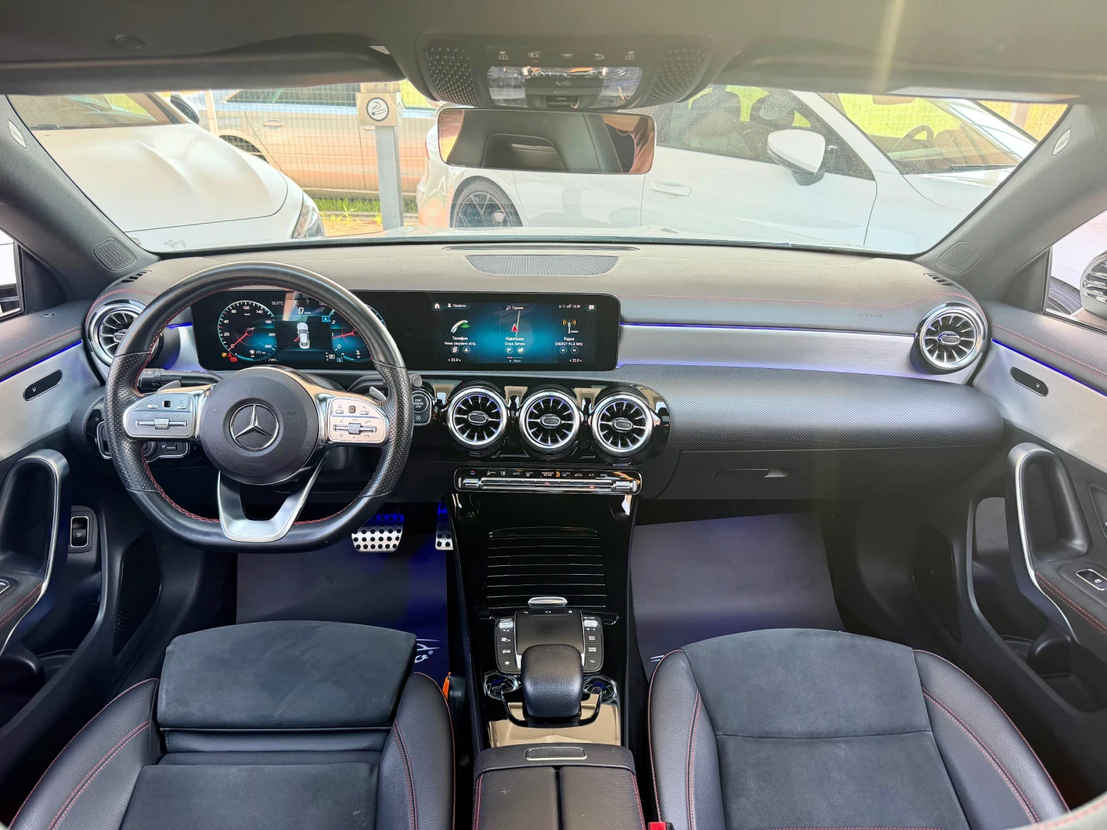 Mercedes-Benz CLA 220 200#AMG#PANORAMA#DIGITAL#AMBIENT#MULTIBEAM#2022г, снимка 12 - Автомобили и джипове - 55140330