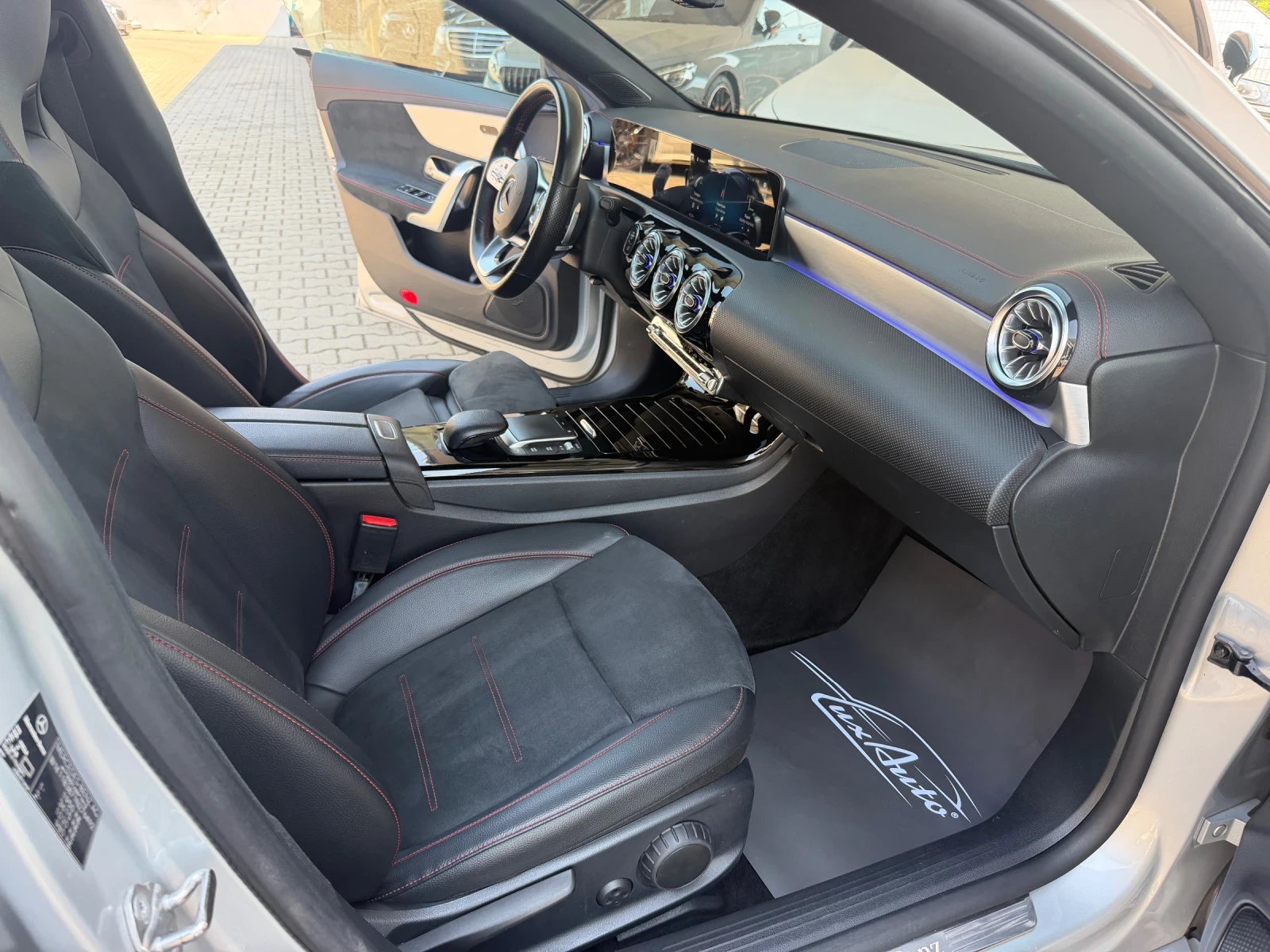 Mercedes-Benz CLA 220 200#AMG#PANORAMA#DIGITAL#AMBIENT#MULTIBEAM#2022г, снимка 10 - Автомобили и джипове - 55140330