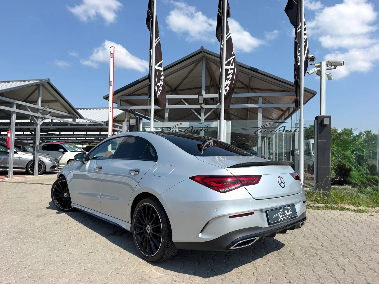 Mercedes-Benz CLA 220 200#AMG#PANORAMA#DIGITAL#AMBIENT#MULTIBEAM#2022г, снимка 4 - Автомобили и джипове - 55140330