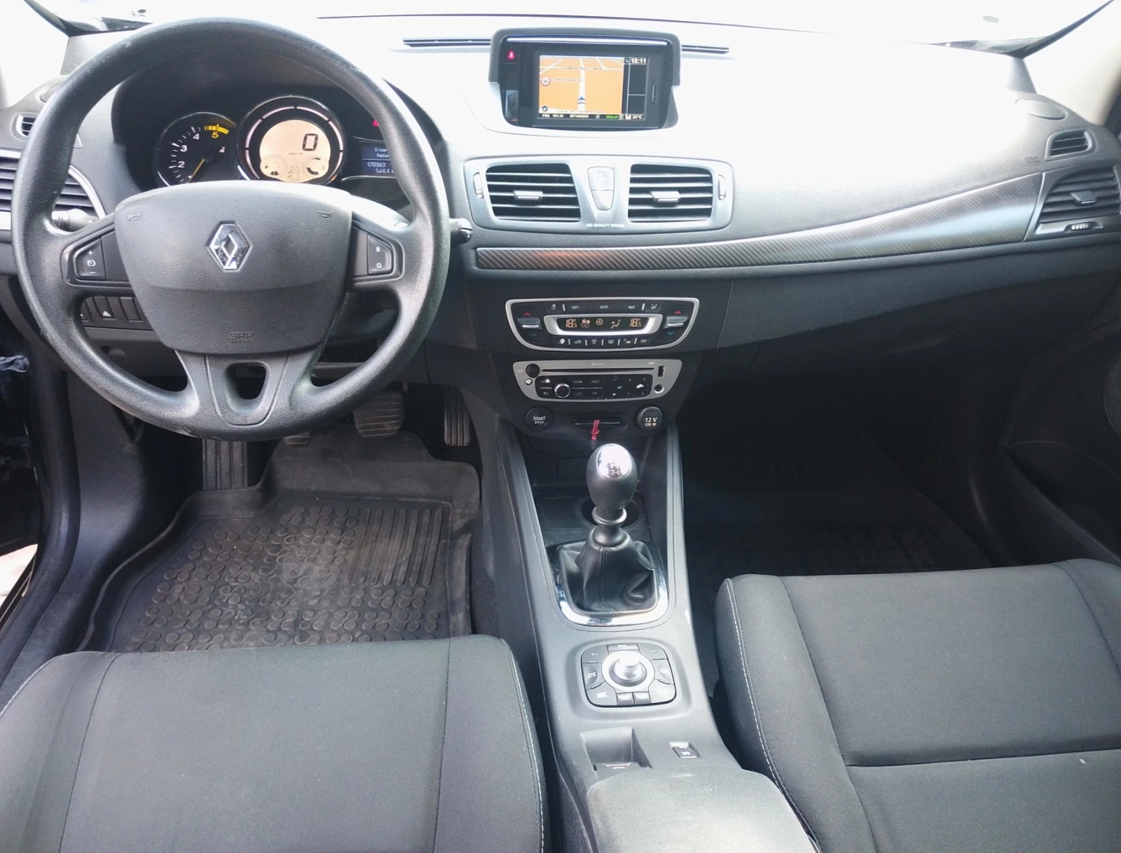Renault Megane Grandtour, снимка 8 - Автомобили и джипове - 55909717