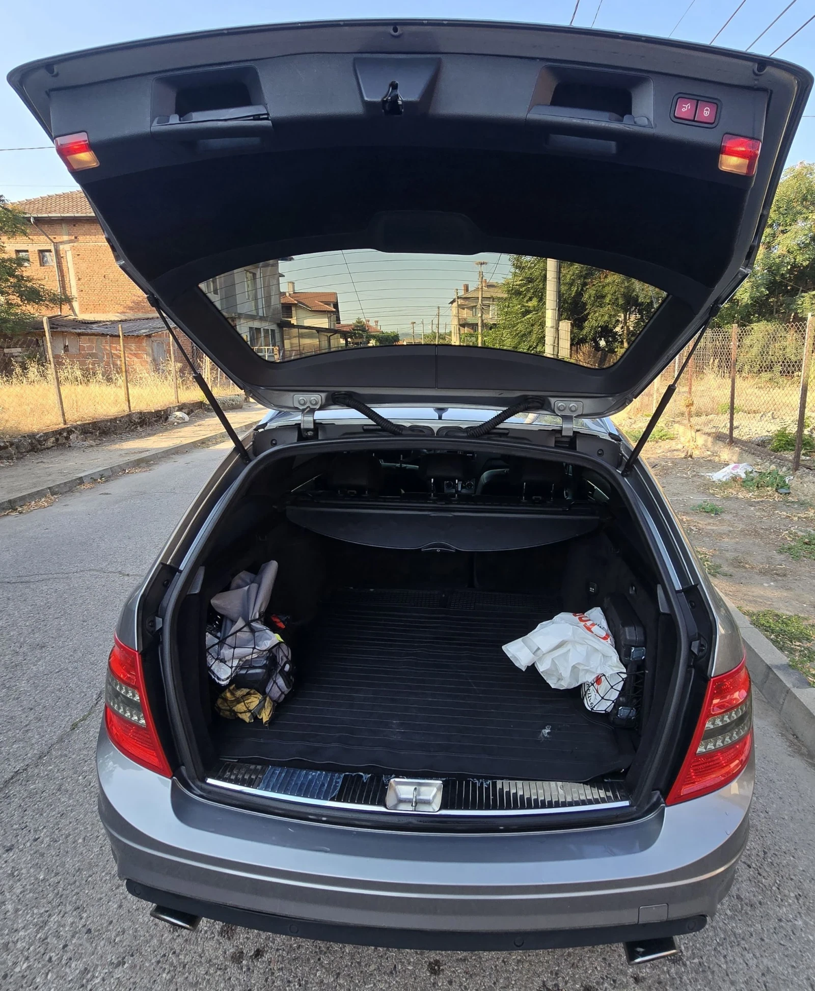 Mercedes-Benz C 320, снимка 6 - Автомобили и джипове - 56054090