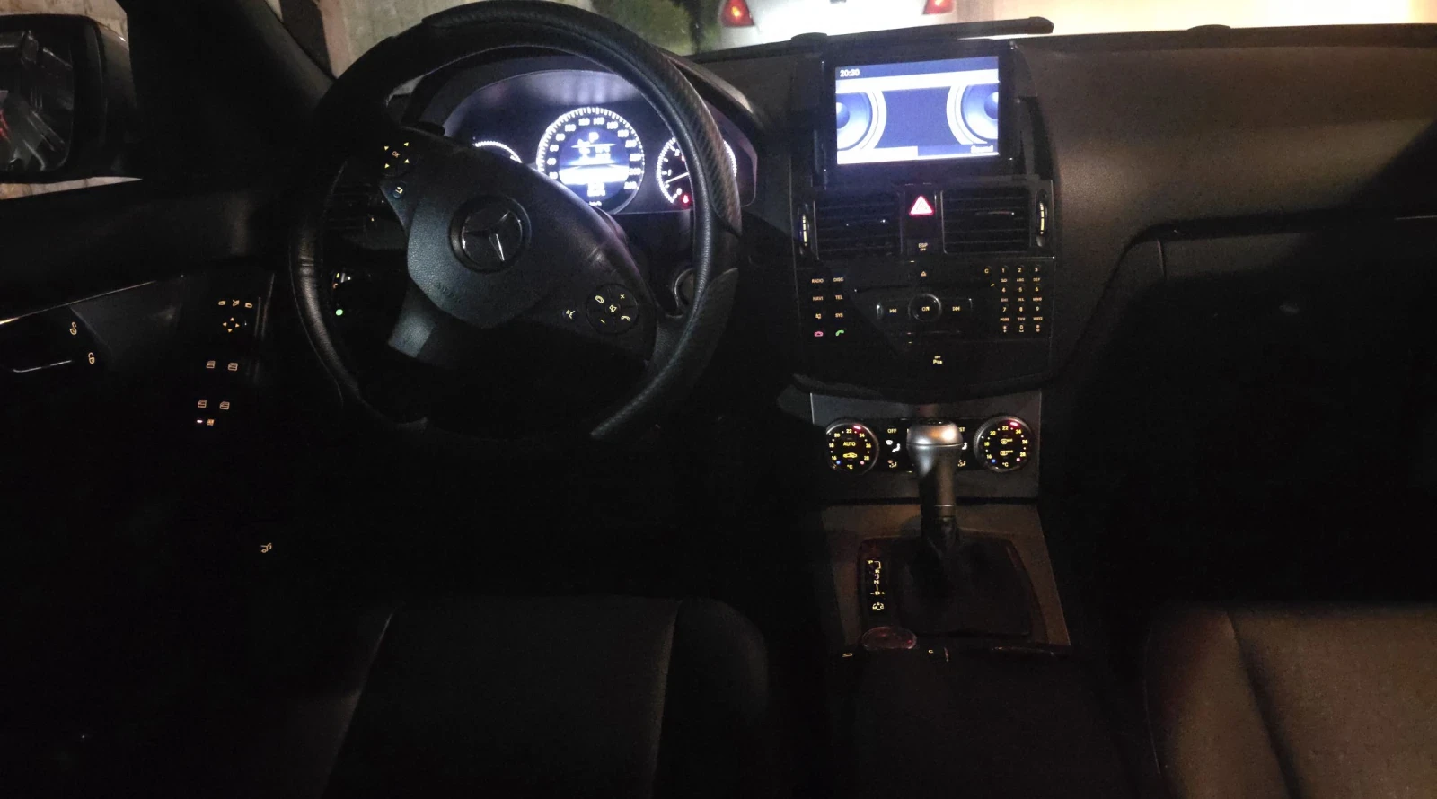 Mercedes-Benz C 320, снимка 11 - Автомобили и джипове - 56054090