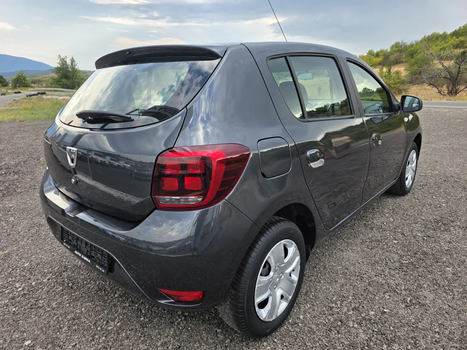 Dacia Sandero  Navi/Euro 6, снимка 3 - Автомобили и джипове - 56057913