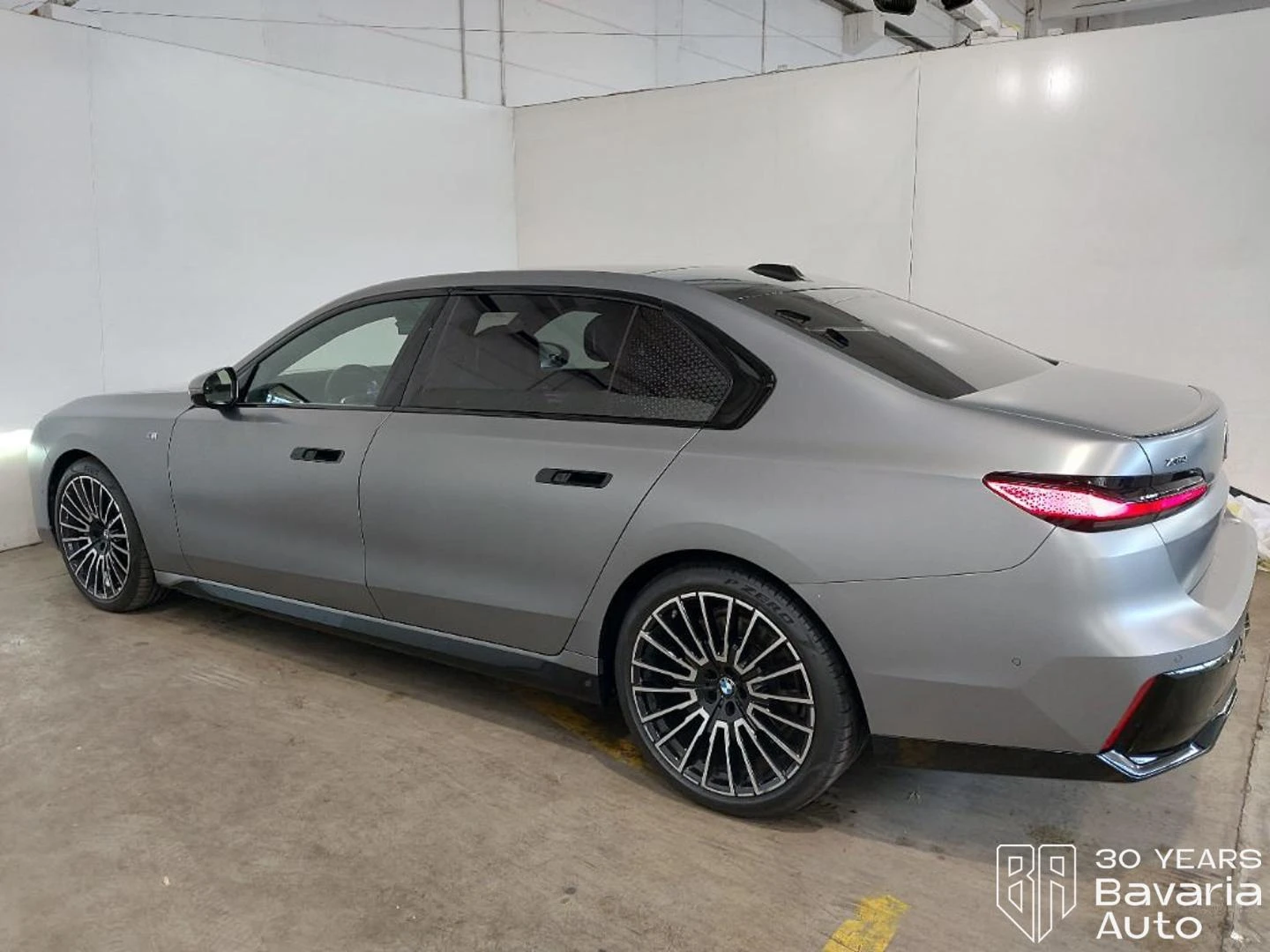 BMW 740 d xDrive M Sport Paket, снимка 2 - Автомобили и джипове - 56136141