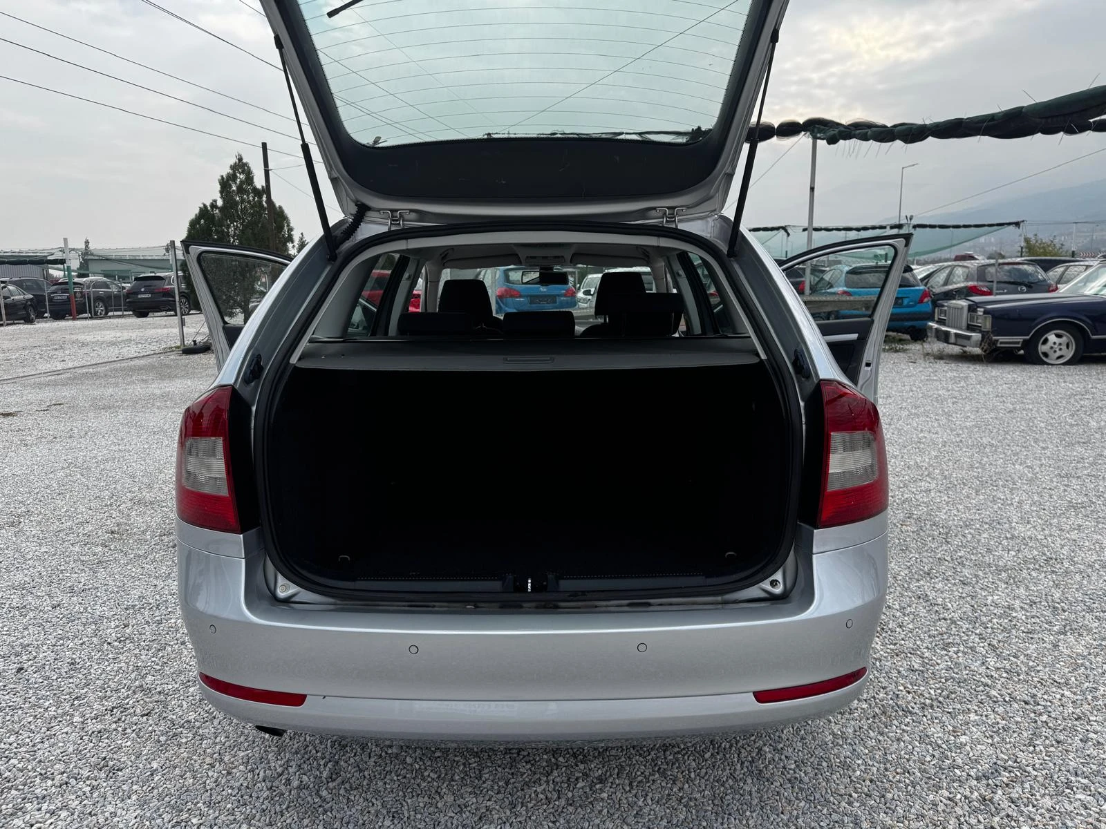 Skoda Octavia 1.6 tdi, снимка 15 - Автомобили и джипове - 56682220