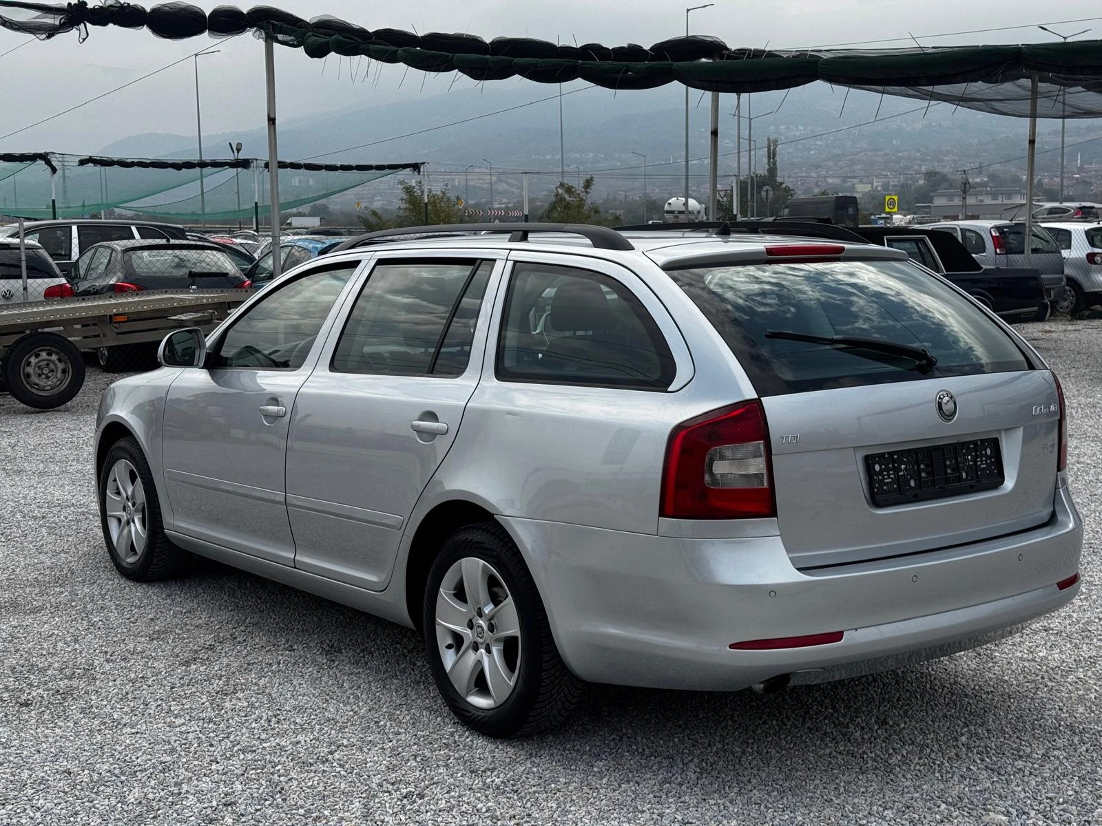 Skoda Octavia 1.6 tdi, снимка 4 - Автомобили и джипове - 56682220