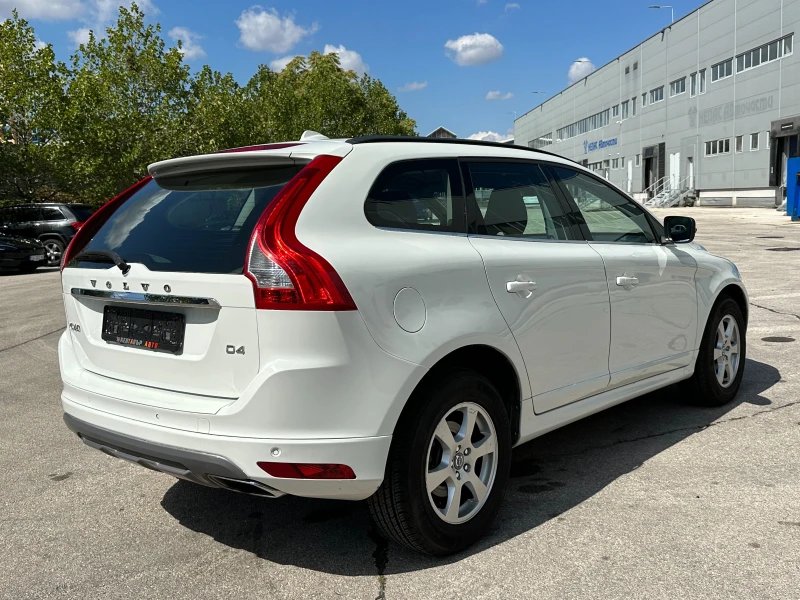 Volvo XC60 D4-EURO 6b-Сервизна книжка!, снимка 4 - Автомобили и джипове - 47217302