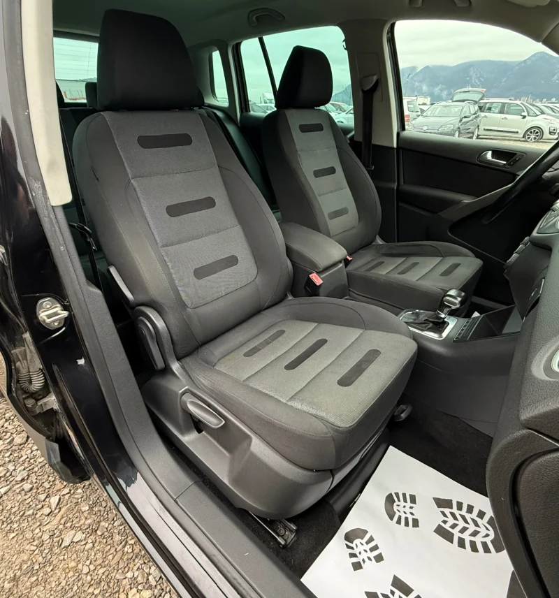 VW Tiguan 2.0TDi * 4x4* * DSG* * Ксенон* * Навигация* , снимка 13 - Автомобили и джипове - 52697318