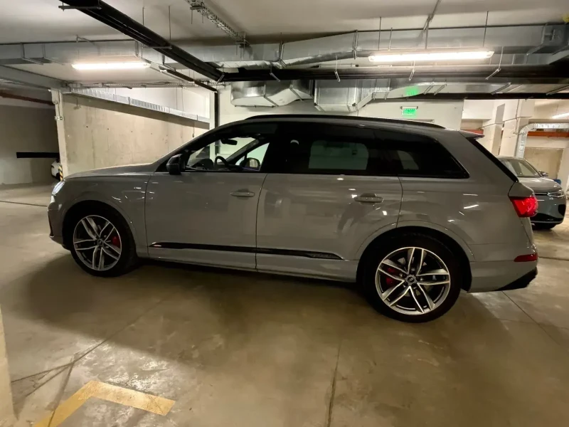 Audi Q7 50TDI / BLACK Optic + Carbon / 6+ 1 / Гаранционен, снимка 2 - Автомобили и джипове - 52801138