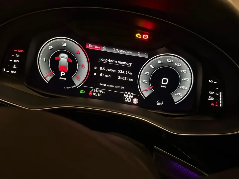 Audi Q7 50TDI / BLACK Optic + Carbon / 6+ 1 / Гаранционен, снимка 14 - Автомобили и джипове - 52801138