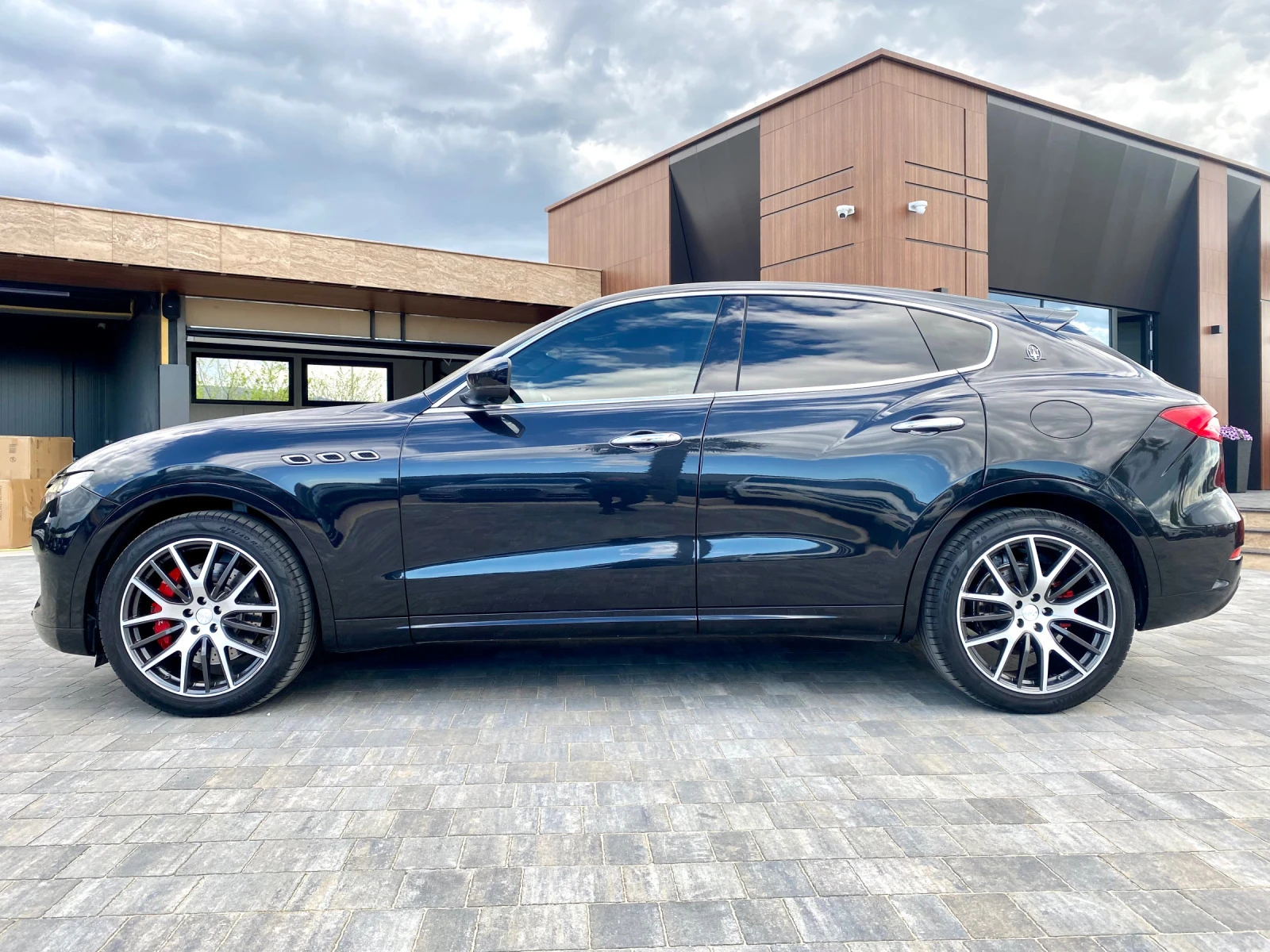 Maserati Levante 430 ps 3, 0i TOP TOP Full ЛИЗИНГ без такси - изображение 2