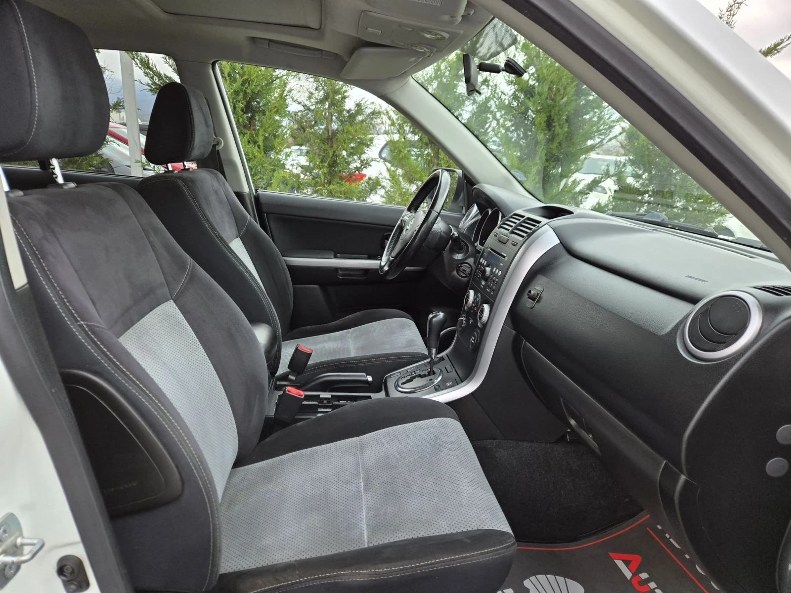 Suzuki Grand vitara 2.0VVT-140кс= АВТОМАТ= 4Х4= KEYLESS= ШИБЕДАХ= ПОДГ, снимка 15 - Автомобили и джипове - 53714267