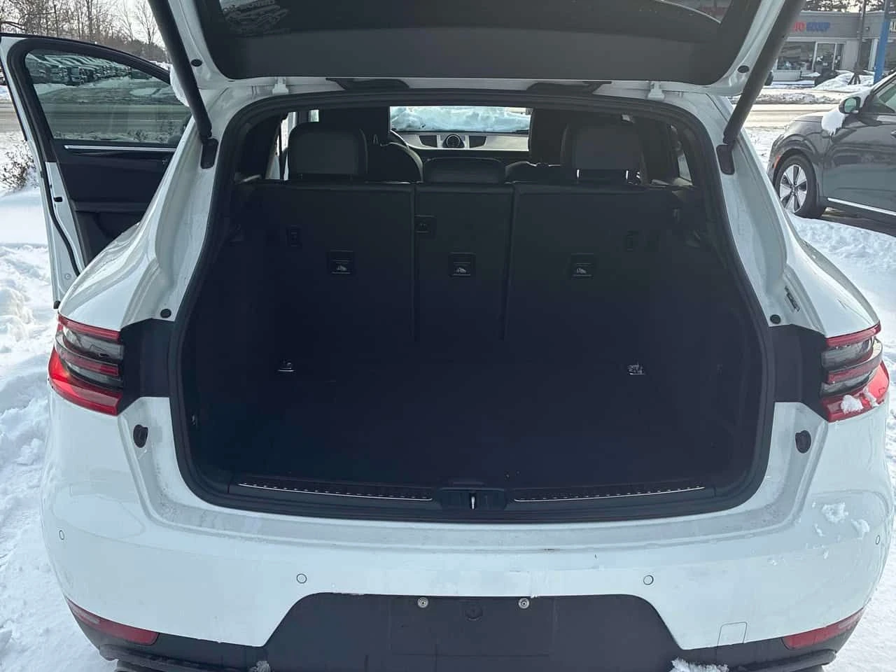 Porsche Macan * S * ПОДГРЕВ * ОБДУХВАНЕ * ОТ ПРЕДСТАВИТЕЛСТВО, снимка 12 - Автомобили и джипове - 53953829