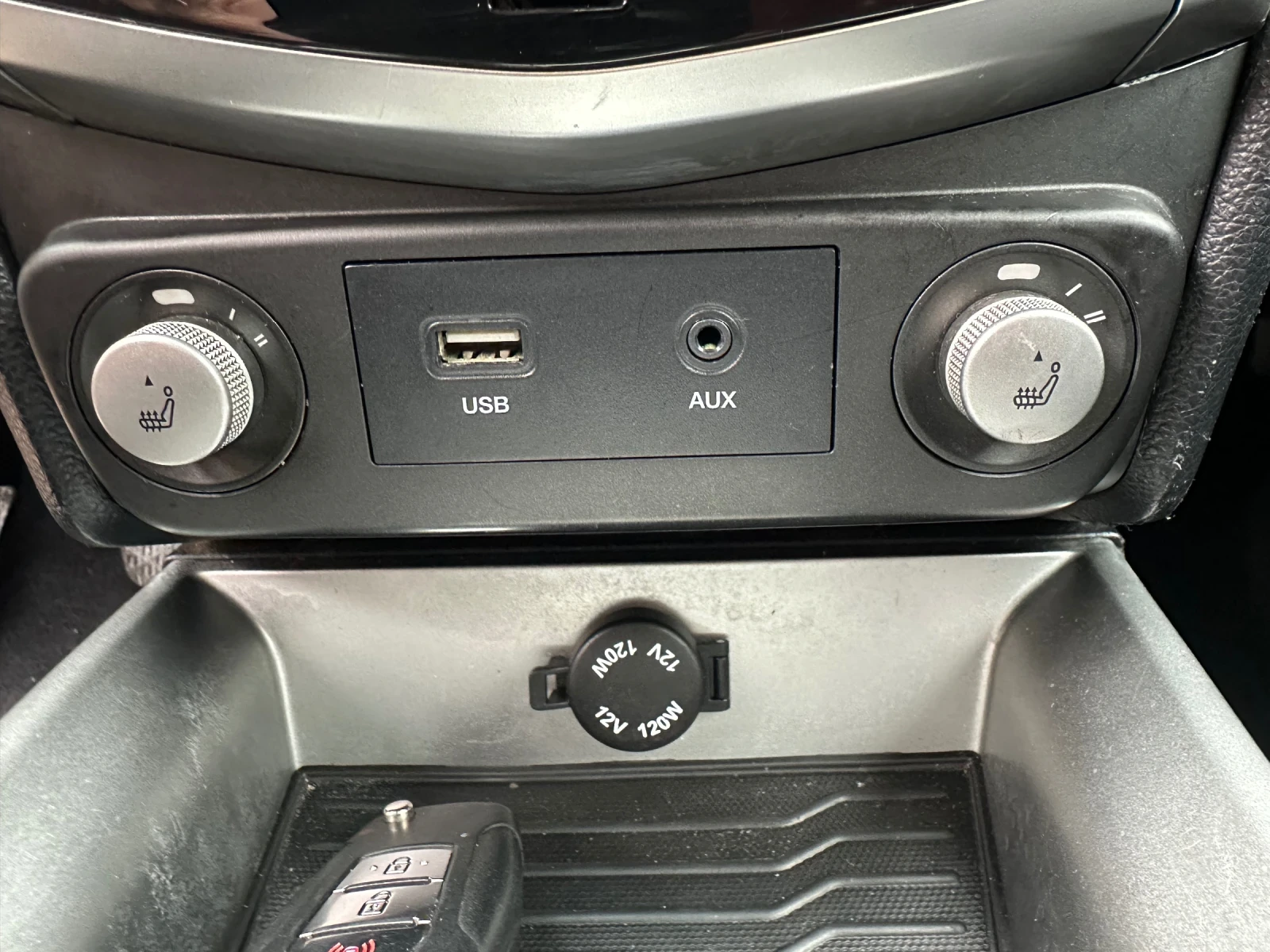 SsangYong Tivoli 1.6 ГАЗ/Бензин-128 к.с., снимка 14 - Автомобили и джипове - 54644639